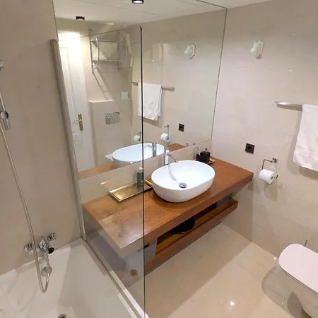 Apartment Bliss 2 Min To Alicate And Pool In